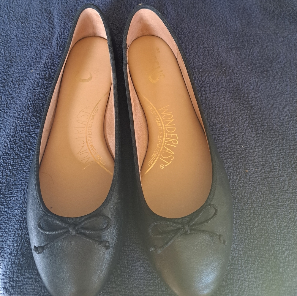 Circus by Sam Edelman Black Leather Ballet Flats with Bow Accent